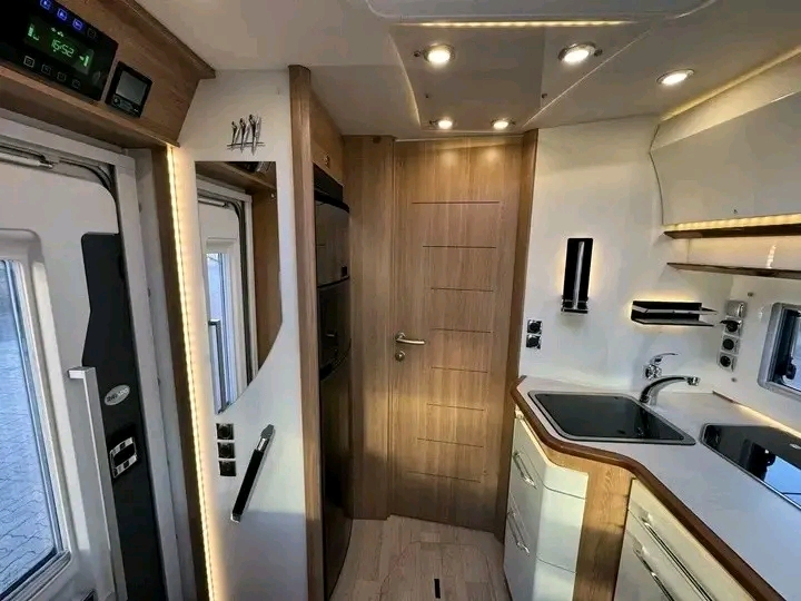 Rapido I 96 180Hp – Image 13