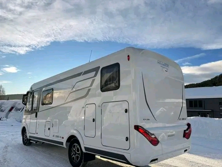Hymer Exsis I-580 140ch 2,2 litres 2025 – Image 3
