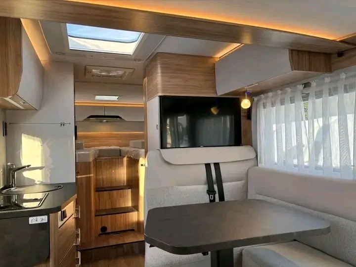 Hymer Exsis I-580 140ch 2,2 litres 2025 – Image 9