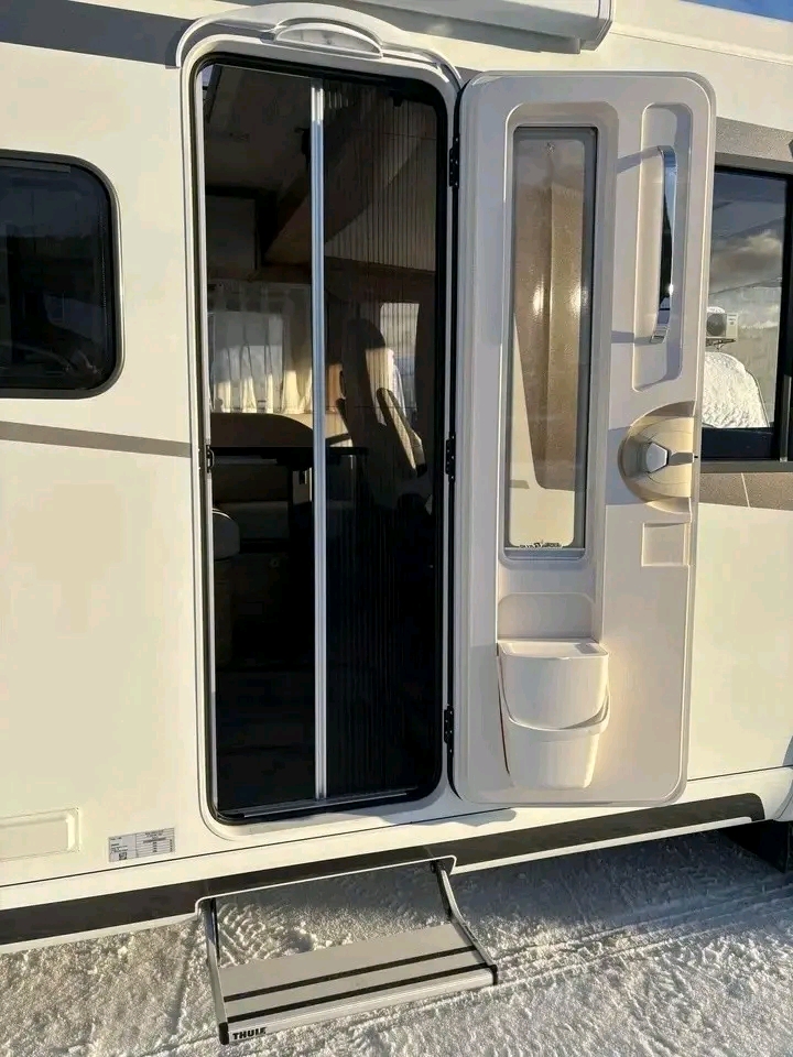 Hymer Exsis I-580 140ch 2,2 litres 2025 – Image 13