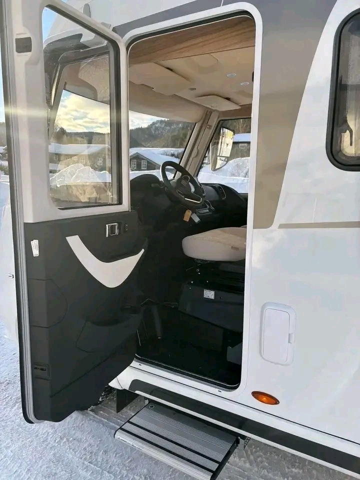 Hymer Exsis I-580 140ch 2,2 litres 2025 – Image 23
