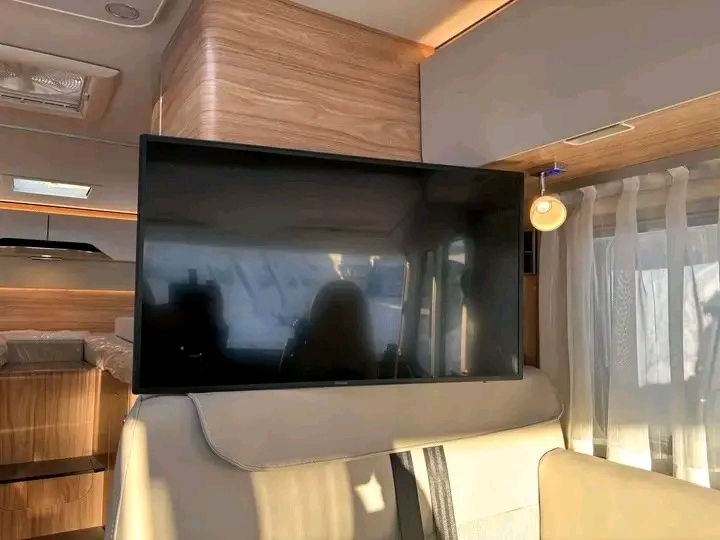 Hymer Exsis I-580 140ch 2,2 litres 2025 – Image 29