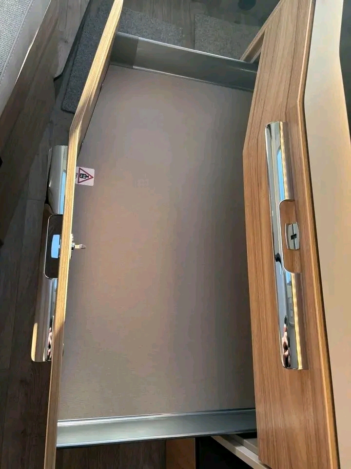 Hymer Exsis I-580 140ch 2,2 litres 2025 – Image 35
