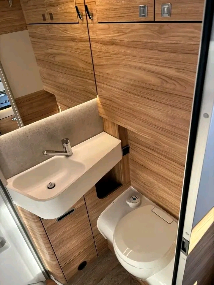 Hymer Exsis I-580 140ch 2,2 litres 2025 – Image 42