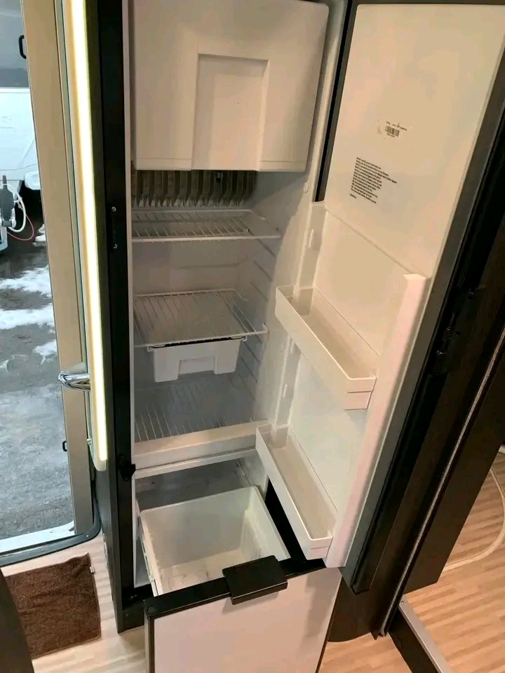 Benimar Mileo 295 148ch 2,3 litres 2016 – Image 18