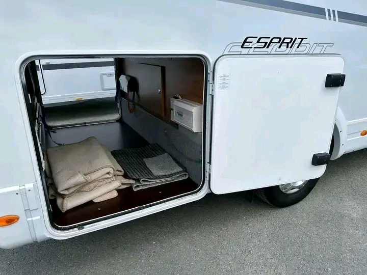 Dethleffs I 7150 Esperit 177ch – Image 8