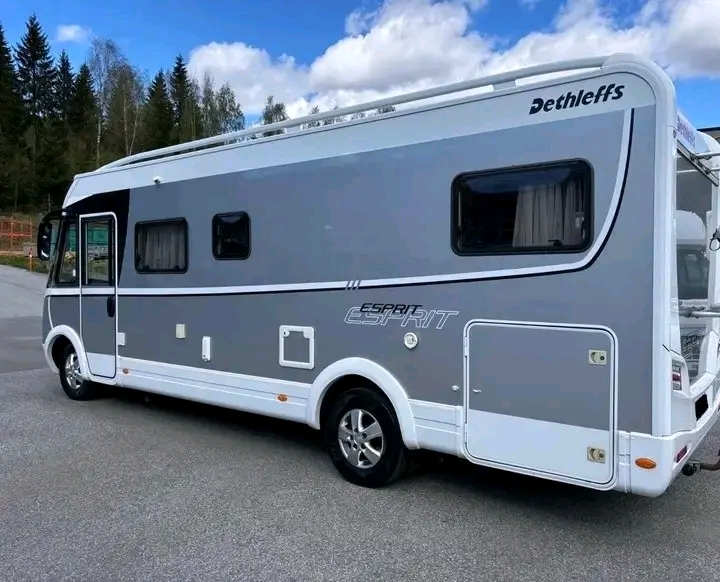 Dethleffs I 7150 Esprit 3L 177ch 2012 – Image 4