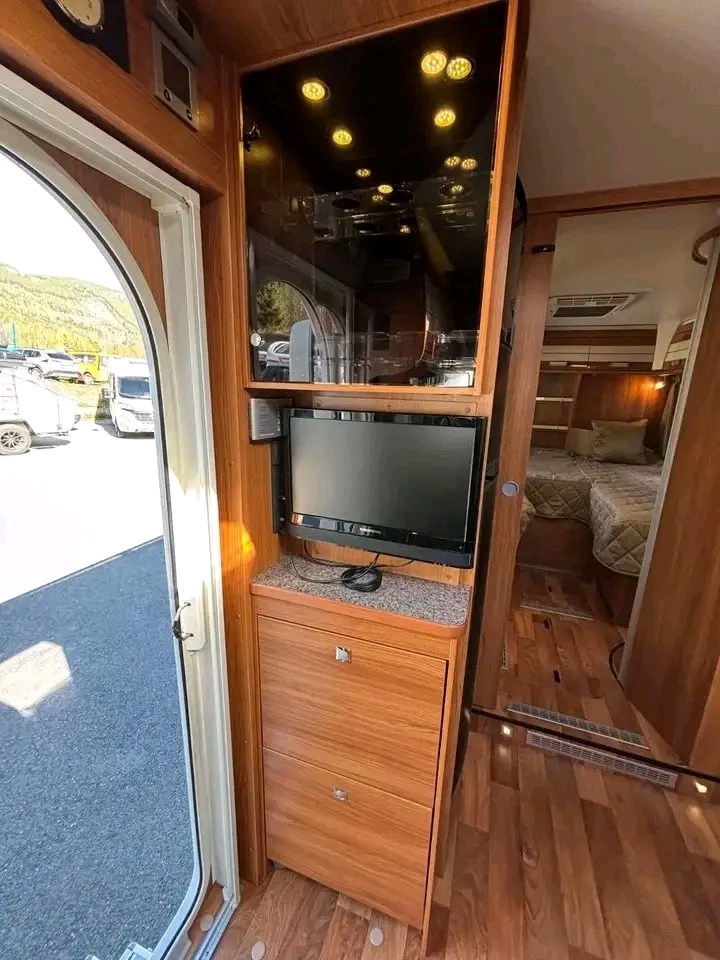 Dethleffs I 7150 Esprit 3L 177ch 2012 – Image 13