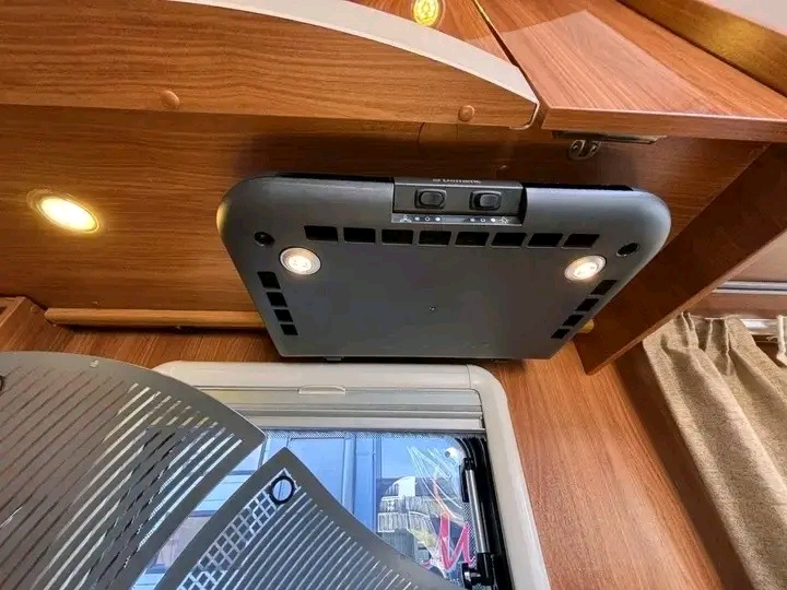 Dethleffs I 7150 Esprit 3L 177ch 2012 – Image 28