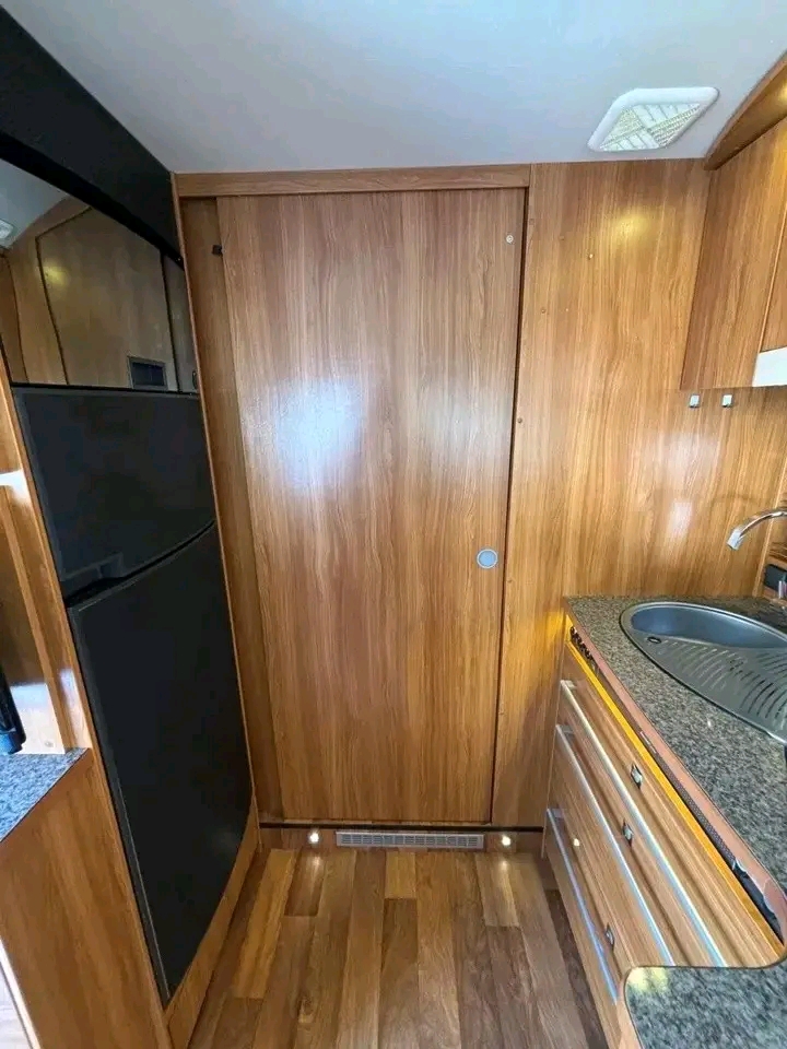Dethleffs I 7150 Esprit 3L 177ch 2012 – Image 32