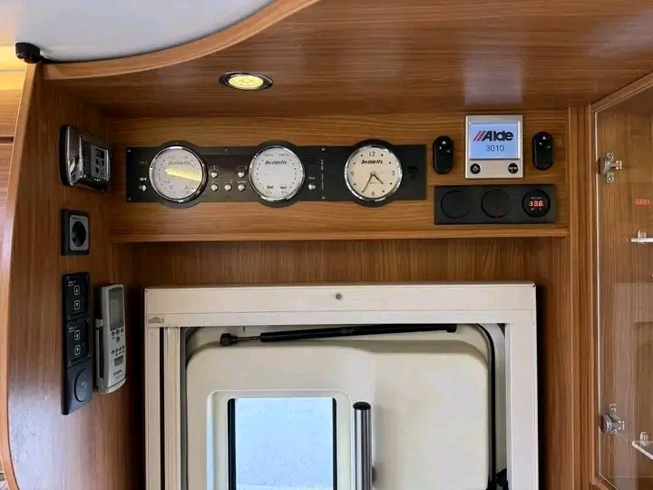Dethleffs GLOBETROTTER XLI 177Hp 3L 2013 – Image 13