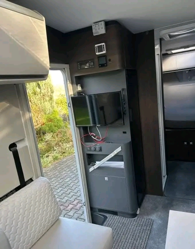 Adria Coral Supreme 670 – Image 28