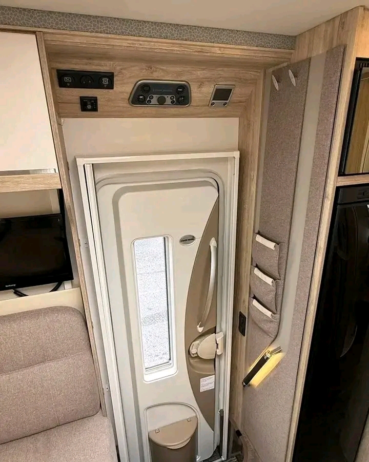 Eura Mobil Integra Line 720 QB 2,3L – Image 12