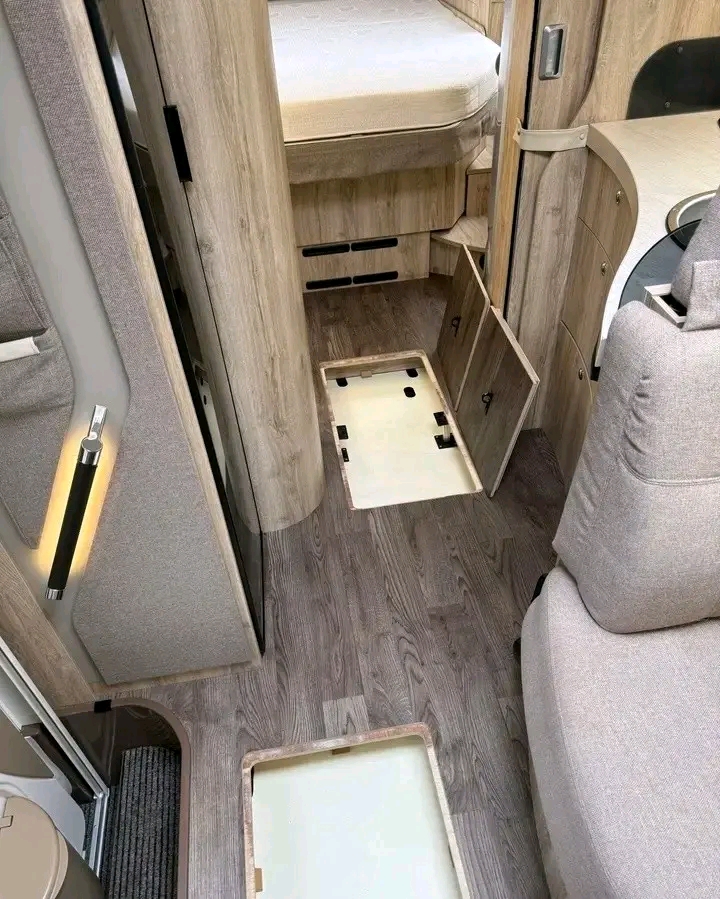 Eura Mobil Integra Line 720 QB 2,3L – Image 20