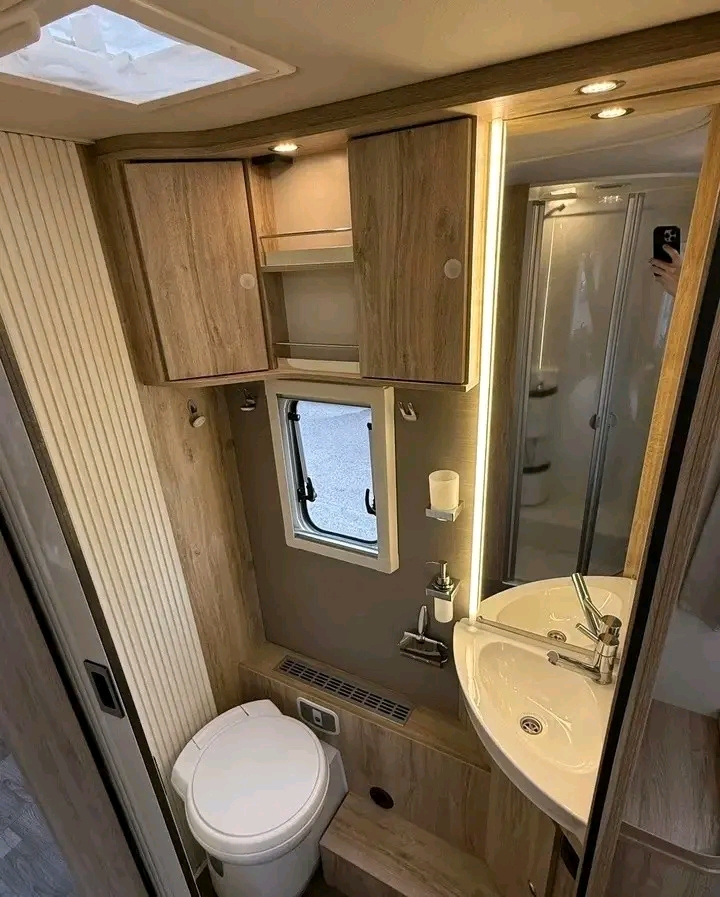 Eura Mobil Integra Line 720 QB 2,3L – Image 24