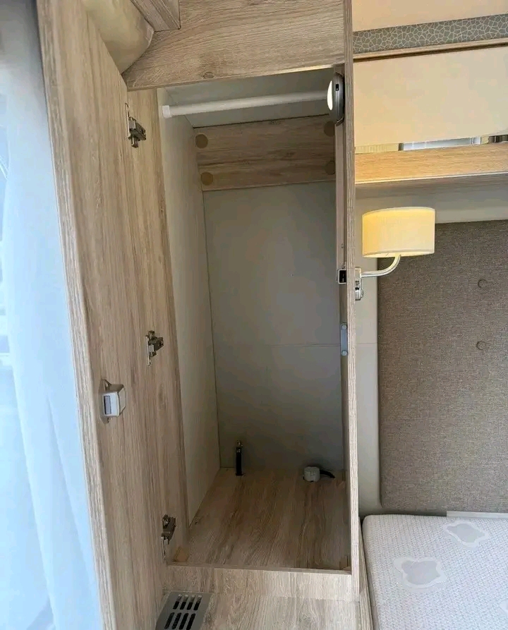 Eura Mobil Integra Line 720 QB 2,3L – Image 28