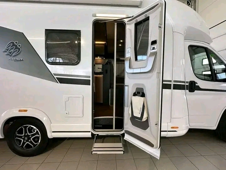 Knaus L!VE WAVE 700 MEG – Image 15