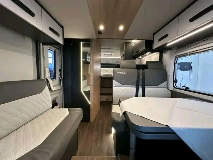 Knaus L!VE WAVE 700 MEG – Image 17