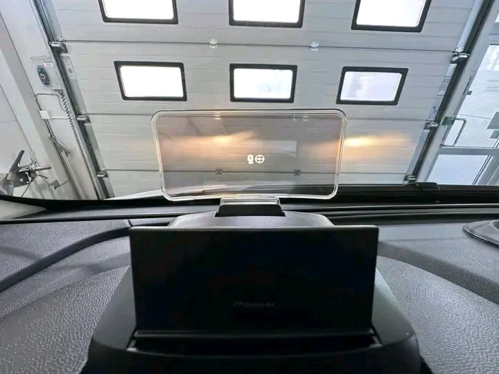 Knaus L!VE WAVE 700 MEG – Image 35