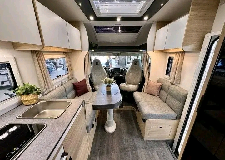 CHALLENGER 318 ANNIVERSARY EDITION – 2025 – Image 6