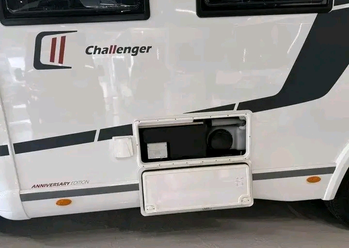 CHALLENGER 318 ANNIVERSARY EDITION – 2025 – Image 2