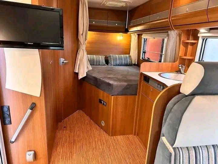 Capron Action T 671 130ch 2,3 litres 2011 – Image 15
