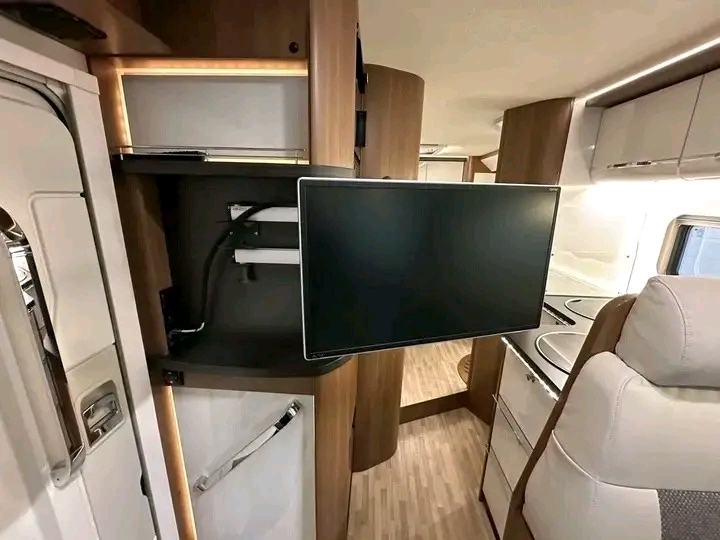 Finlandia I 740 150Hp 2,3L 2018 – Image 34