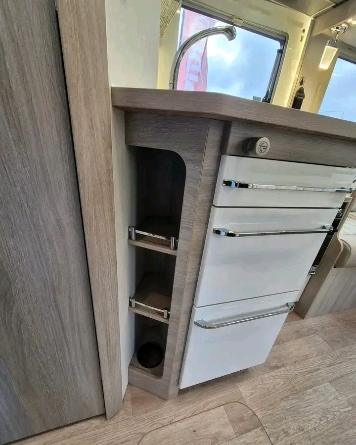 Rapido 8096 DF 150ch 2,3 litres 2017 – Image 14