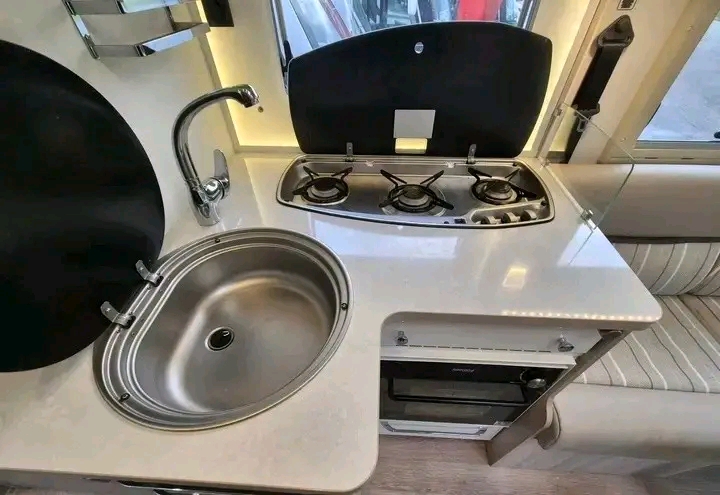 Rapido 8096 DF 150ch 2,3 litres 2017 – Image 15